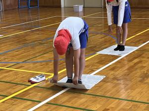 新聞を使った運動２