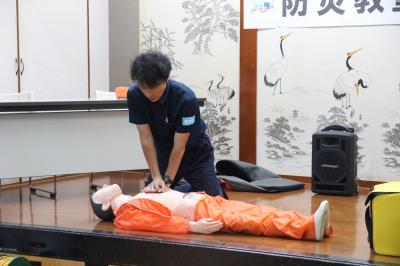 心臓マッサージ