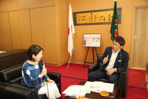 ラジオ出演中の様子