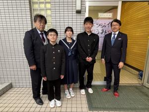１