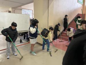 ２