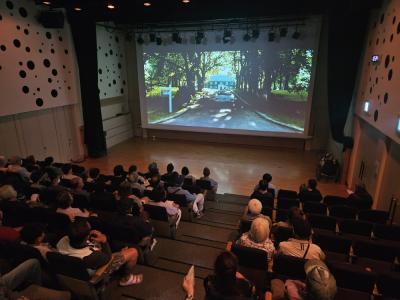 図書館映写会会場内