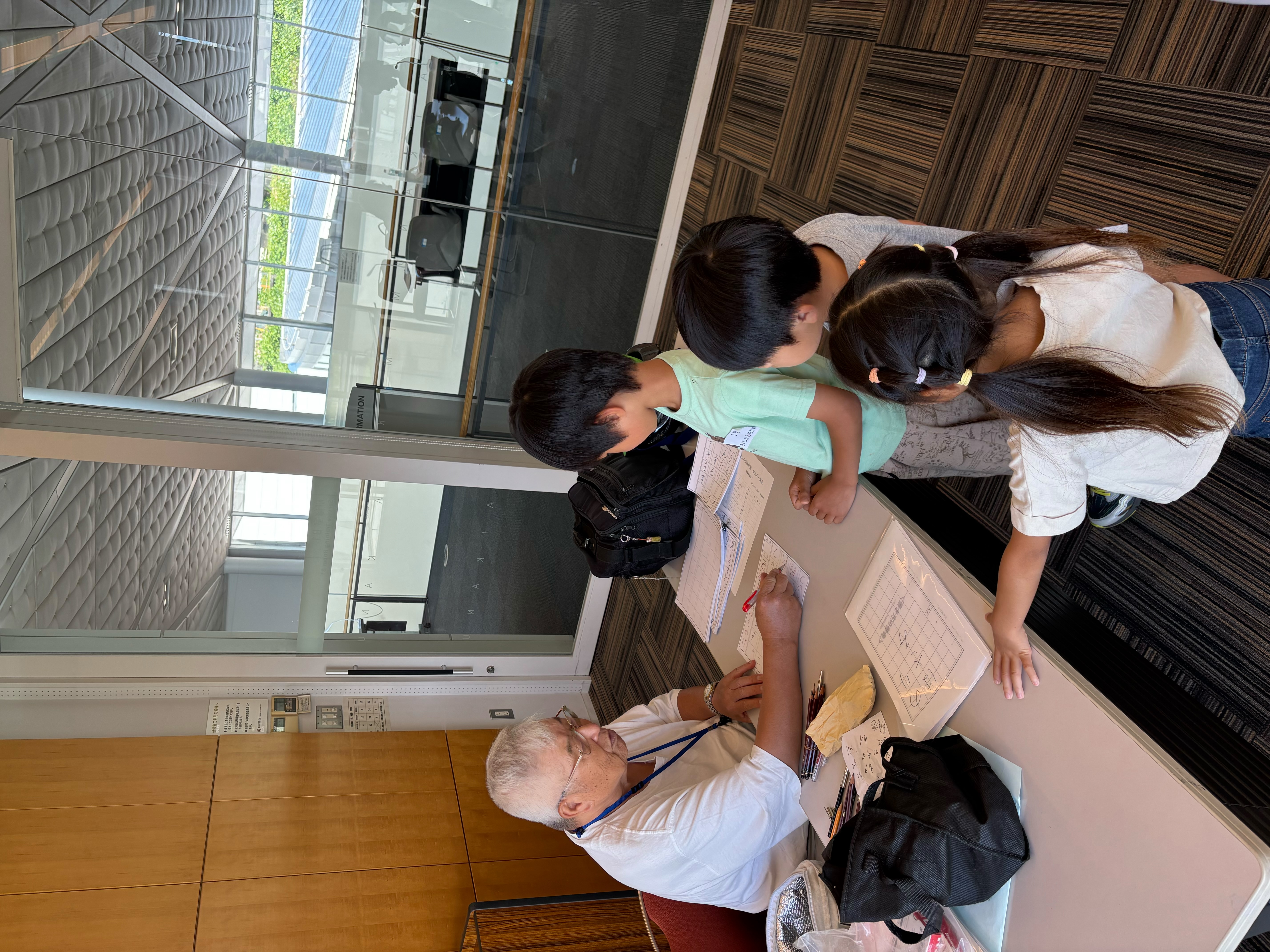 夏休み体験学習の様子（硬筆）
