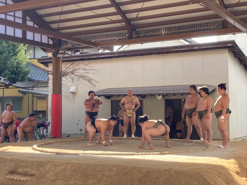 尾上部屋の力士の皆さんの稽古の様子