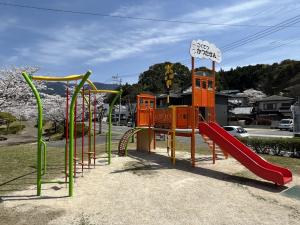 原田緑道公園に設置している国鉄勝田線をモチーフにした遊具の写真