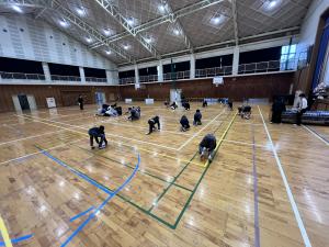 体育館雑巾がけ