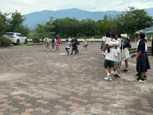 拶