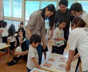 自分の歯の写真を見つけます