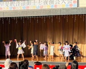 ステージでのダンス1