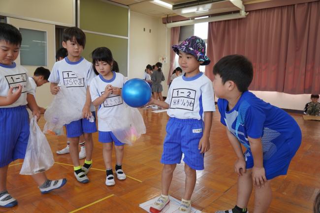 １