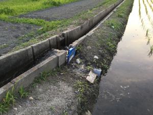 田んぼの仕切り板