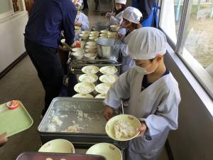 給食