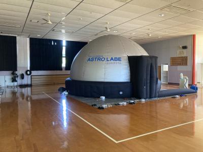 武道館に設置したプラネタリウム