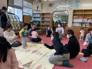 赤ちゃんとのふれあい2